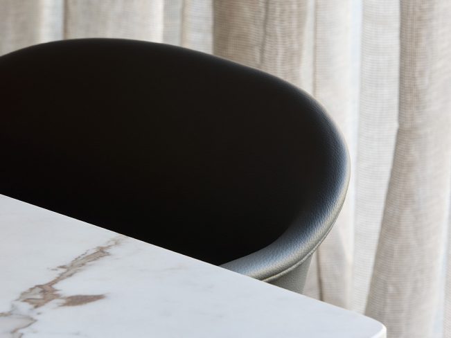 Collaborative workspace in Harbour Office with desks and communal seating